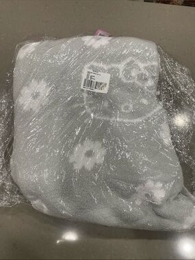 NEW hello kitty grey white blanket throw 50x60